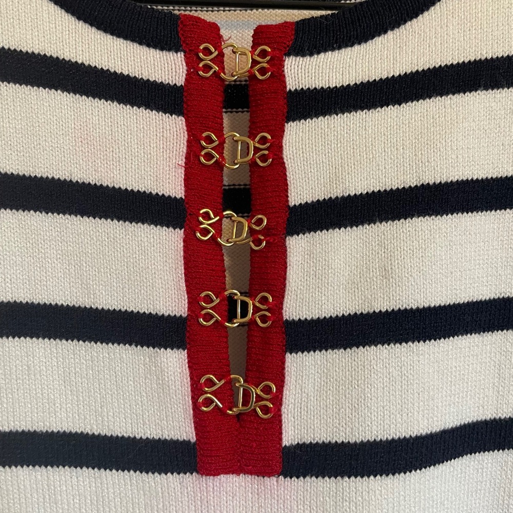 ST. JOHN SPORT by MARIE GRAY Striped Knit Top Red Buckle Detail Size M - Picture 6 of 6
